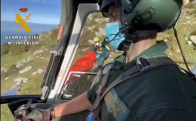 Fallece un hombre de 69 años mientras hacía senderismo en Caravia